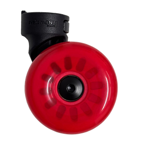 Nahaufnahme der geräuscharmen 360°-Spinner-Rolle in der Farbe PINK für BUZZ Koffer