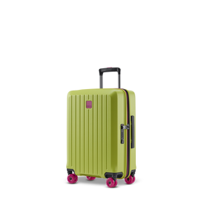 Stilvoll reisen: Leichter Rollenkoffer BUZZ in Lime Green (Größe S) schräg von vorne fotografiert, zeigt das moderne Design und die 4 leisen 360°-Spinner-Rollen