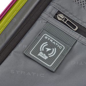 Detailansicht vom BUZZ Trolley L mit nützlicher Air-Tech-Pouch