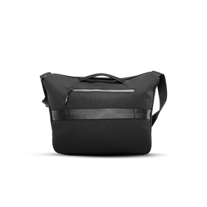 Rückansicht der Move Messenger Bag mit kleinem Reißverschlussfach und robuster Materialverarbeitung