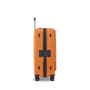 Profilansicht des geschlossenen Stratic Novium ML Trolleys in Rosso Clay mit 68-77 Litern erweiterbarem Volumen