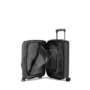 Geöffnete Frontöffnung des Stratic Novium ML Koffers in Black mit gepolstertem 16 Zoll Laptopfach und praktischem Organizer
