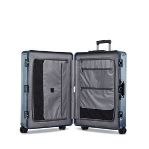 Geöffneter Aluminium-Trolley PHOENIX ALU (Größe L) – Blick auf das smarte, strukturierte Innenleben mit beidseitigem, flexiblem Packsystem für optimales Verstauen