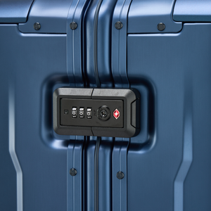 PHOENIX ALU Trolley M - Detailbild des integriertes TSA-Zahlenschloss am Spangenverschluss