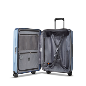 Geöffneter PHOENIX SL Trolley M zeigt das großzügige Packvolumen mit elastischen Kreuzpackgurten für knitterfreie Kleidung
