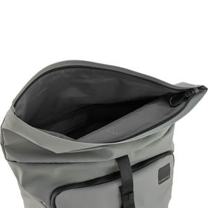 STRATIC Vibe Daily Backpack gris ouvert, vue de dessus – Grand compartiment principal offrant beaucoup d'espace