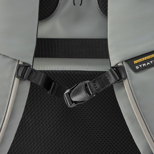 STRATIC Vibe Daily Backpack gris, vue détaillée – Sangle de poitrine réglable en hauteur pour un bon maintien