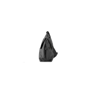 STRATIC Vibe Messenger Bag czarna, widok z boku – smukły, wodoodpychający design