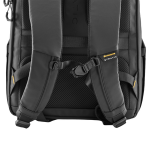 STRATIC Vibe Travel Backpack zwart detail – verstelbare borstband voor optimaal draagcomfort