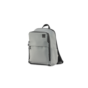 STRATIC Vibe Travel Backpack grijs schuin aanzicht – ruime handbagagerugzak voor korte reizen